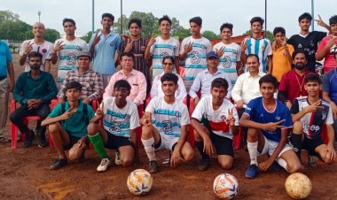 NEWS: नीमच में यहां संभाग स्तरीय फुटबॉल प्रतियोगिता संपन्न, इन टीमों के बीच हुआ कड़ा मुकाबला, मैच में किसने मारी बाजी, पढ़े ये खबर