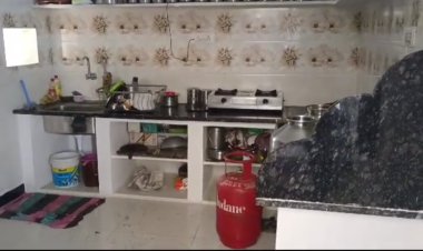 BIG BREAKING: मकान में भभका सिलेंडर, झुलस गए पति-पत्नी, फिर यहां नहीं डॉक्टर मिले, और ना ही स्टार्ट हुई एम्बुलेंस, इनके सहारे कराया जिला चिकित्सालय में भर्ती, क्या लावारिस हो गया जीरन शासकीय अस्पताल...! पढ़े खबर