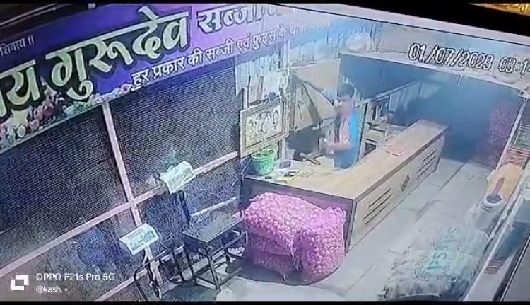 OMG ! मनासा नगर में चोरों के हौसले बुलंद, एक साथ कई दुकानों के ताले चटकाएं, फिर ले गए ये सब, घटना CCTV में कैद, अब पुलिस कर रही जांच, पढ़े मनीष जोलान्या की खबर