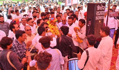 BIG NEWS: उमरावसिंह गुर्जर के जन्मदिवस पर उमड़ा जनसैलाब, वरिष्ठ नेताओं, समाजसेवियों सहित आमजनों का रहा जमावड़ा, किसने कहां- हम जमीन के आदमी है, जनता के हक की लड़ाई में नहीं हटेंगे पीछे, पढ़े खबर