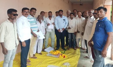 NEWS: विधानसभा चुनाव से पहले नीमच जिले में कांग्रेस अलर्ट, ग्राम चीताखेड़ा पहुंचे संगठन मंत्री और ब्लॉक अध्यक्ष, कार्यकर्ताओं की ली बैठक, अब ये रणनीति तैयार, पढ़े आजाद मंसूरी की खबर