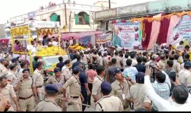 BIG NEWS: मनासा में मुख्यमंत्री का रोड़ शो, स्वागत के समय हुई ये घटना, इतने लोग घायल, फिर CM शिवराज के निर्देश, तत्काल कलेक्टर जैन ने लिया बड़ा एक्शन, क्या है पूरा मामला...! पढ़े खबर