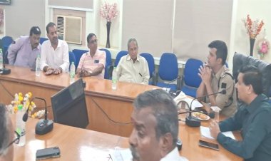 NEWS: कलेक्‍टर एवं एसपी की उपस्थि‍ति में जिले के संपादकगणों की त्रैमासिक बैठक सम्‍पन्‍न, सुझावों पर कलेक्टर ने दिलाया विश्वास, पढ़े खबर