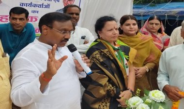 NEWS: मधु बंसल मित्र मंडल द्वारा ने किया पूर्व मंत्री कमलेश्वर पटेल का भव्य स्वागत, पढ़े खबर