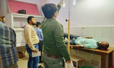 BREAKING NEWS: खेत में काम करता देवीलाल, फिर अचानक निकाली बोतल,खोला ढक्कन, और पी गया घुट घुट, अब अस्पताल में भर्ती, पढ़े खबर