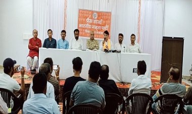 BREAKING NEWS : कौन होगा देवदार ये मेरा विषय नहीं, पार्टी का शीर्ष नेतृत्व करेगा तय, मनासा विधानसभा में प्रेस वार्ता दौरान वलसाड़ विधायक भरत पटेल ने कहीं ये बड़ी बात, पढ़े खबर