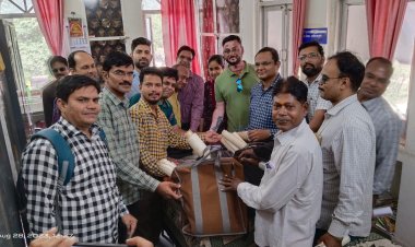 BIG NEWS : नीमच में पटवारी संघ का ये ऐलान,जो आमजनो को डाल देगा परेशानी में,शासन की उपेक्षा के बाद आंदोलित पटवारी,पढ़े येखबर