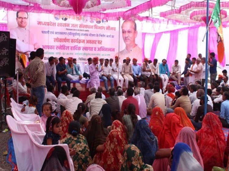NEWS: भाजपा की विकास वादी विचारधारा से हुए प्रभावित, तो छोड़ा कांग्रेस का दामन हुए बीजेपी में शामिल, कैबिनेट मंत्री ओमप्रकाश सखलेचा ने दिलाई सदस्यता,पढ़े खबर