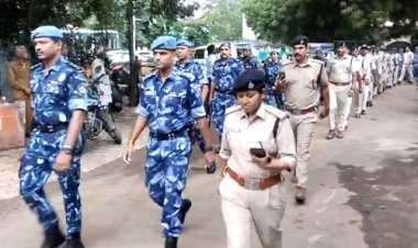 NEWS: आगामी त्योहारों और सुरक्षा के मद्देनजर शामगढ़ में निकाला फ्लैग मार्च, कई अधिकारी रहे मौजूद, आमजन में विश्वास का दिया संदेश, पढ़े कैलाश विश्वकर्मा की खबर