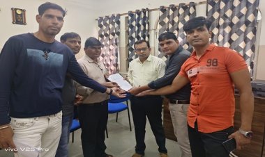 NEWS: सरकार का एक पक्षीय आदेश बना मुसीबत, जो पहुंचा अनिश्चितकाल हड़ताल तक, बुधवार से जिले सहित प्रदेश भर के सभी लोकसेवा केंद्र रहेंगे बंद, जानिए क्या है पूरा मामला...! पढ़े ये खबर