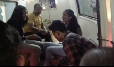 BIG NEWS: एम्बुलेंस और स्कूटी की आपस में भिड़ंत, तीन युवतियां घायल, एक एक जिला अस्पताल रैफर, कैसे हुआ हादसा...! पढ़े ये खबर