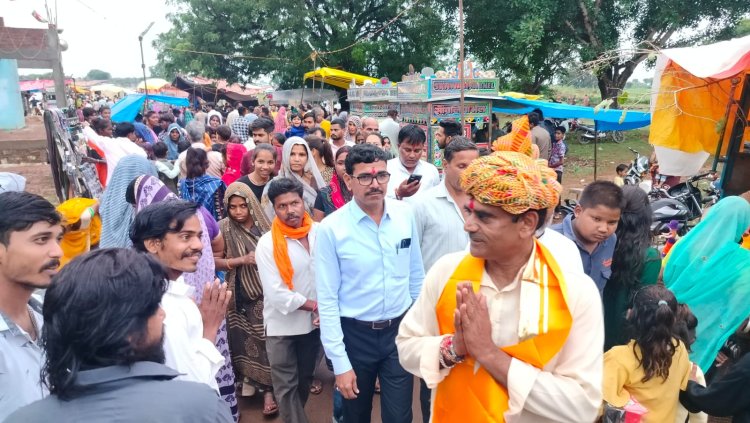 NEWS:  बाबा रामदेव मंदिर परिसर में तीन दिवसीय भव्य मेले का आयोजन, उमड़ा जनसैलाब, आशीर्वाद लेकर मांगी मुराद, पढ़े खबर