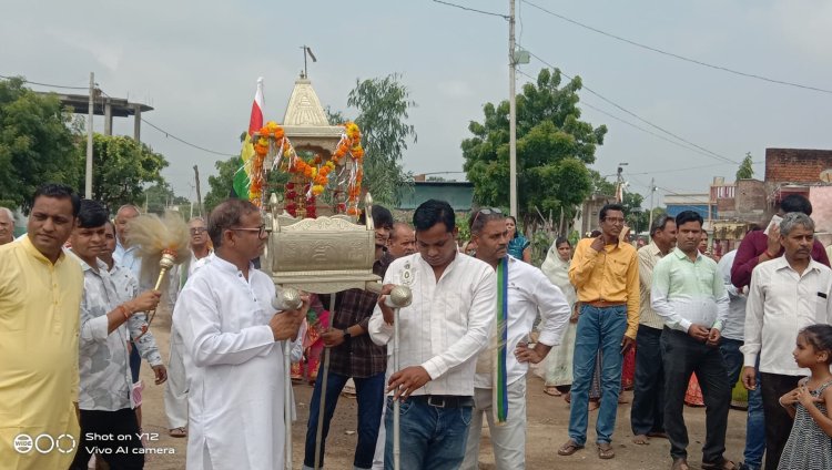 NEWS: हरवार में निकली रथ यात्रा, महावीर स्वामी की जयकारों से गूंजा नगर, पढ़े खबर