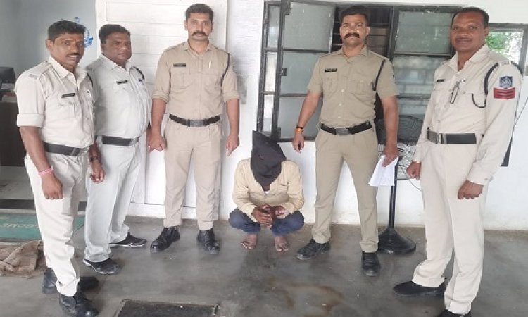 NEWS: फरियारी की दलौदा थाने में शिकायत, फिर दो घंटों में पुलिस का एक्शन, एक लाख से ज्यादा की चोरी का खुलासा, ये जेब कतरा भी गिरफ्तार, पढ़े ये खबर