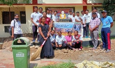 NEWS: गांधी जयंती पर स्वच्छता ही सेवा कार्यक्रम संपन्न, रासेयो इकाई ने प्रतिमा पर किया माल्यार्पण, कॉलेज परिसर में चलाया ये अभियान, पढ़े खबर