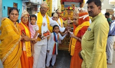 NEWS : अयोध्या से आगमन, तो सिंगोली नगर में निकाली भव्य रथ यात्रा, मुनिश्री सुप्रभ सागर बोले- भारतीय धार्मिक संस्कृति जैन दर्शन के बिना अधुरी, पढ़े खबर