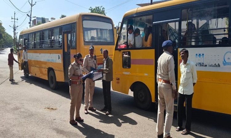 NEWS: यातायात पुलिस का विशेष अभियान, नीमच में संचालित स्कुली बसों की जांच, चालकों को दी समझाइश, तो इनके बनाएं चालान, पढ़े खबर
