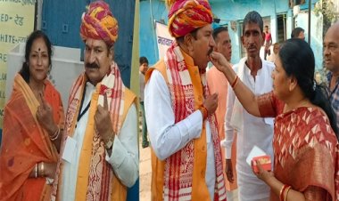 POLLING DAY: भाजपा प्रत्याशी परिहार ने परिवार सहित किया मतदान, दिलीप बापू ने की ये अपील, पढ़े खबर