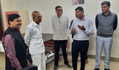 BIG NEWS : कांग्रेस प्रत्याशी नाहटा और गुर्जर जब जा पहुंचे कॉलेज स्ट्रांग रूम,और फिर इन व्यवस्थाओ का लिया जायजा,जिला कलेक्टर दिनेश जैन भी रहे मौजूद,हुई इन बातो पर चर्चा,पढ़े खबर में