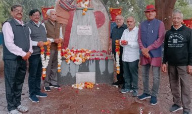 NEWS : नीमच की इस संस्था ने इन महापुरुषों को कुछ यूँ किया याद, प्रतिमाओं पर पुष्पांजलि अर्पित कर इन  कार्यों की करी सराहना, पड़े खबर