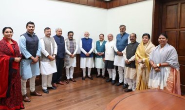 BIG BREAKING : दो केंद्रीय मंत्री सहित पांच सांसदों का इस्तीफा,MP में अब होगा CM का नया चेहरा, तो राजस्थान ओर छत्तीसगढ़ में भी यही रणनीति ! पार्टी सूत्रों के हवाले से आई ये बड़ी खबर