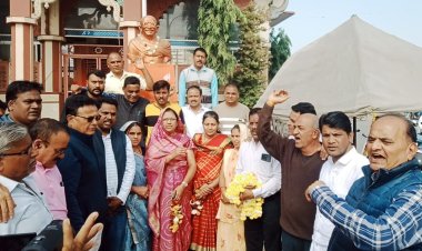 NEWS: शिव मंदिर के सामने विराजमान होंगे नंदी, महात्मा गांधी की प्रतिमा हटेगी, नगर परिषद की बैठक में बड़ा फैसला, पढ़े कैलाश विश्वकर्मा की खबर