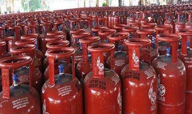 BIG NEWS : एलपीजी  इस्तेमाल करने वाले ग्राहकों के लिए अच्छी खबर, सस्ता हुआ सिलेंडर, तो इतनी आयी भाव में गिरावट, जाने कहा क्या आया दामों में परिवर्तन, पढ़े इस खबर में