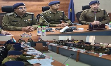 BIG NEWS: I.G. संतोष कुमार व D.I.G. मनोज कुमार सिंह पहुंचे मंदसौर, पुलिस अधिकारियों की हाईलेवल बैठक ली, अपराधों की समीक्षा के साथ दिए ये निर्देश, पढ़े खबर