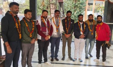 NEWS: यादव युवा महासभा के नवनियुक्त पदाधिकारियों का सम्मान, पुष्पाहार पहनाकर दी बधाई, पढ़े खबर