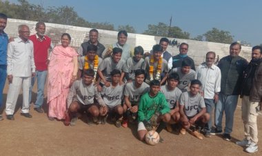 NEWS: नगर पालिका की गणतंत्र दिवस फुटबाल स्पर्धा, यंगमेन व सिटी स्पोर्ट्स का अगले दौर में प्रवेश, रविवार को इन टीमों में बीच कड़ा मुकाबला, पढ़े खबर