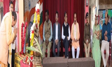 NEWS: मीसाबंदी एवं वरिष्ठ पत्रकार स्व. गोपाल खण्डेलवाल का 82 वां जन्मदिवस, नीमच के इस कॉलेज में महिला सुरक्षा, दन्त एवं प्राथमिक चिकित्सा पर विशेष व्याख्यान, छात्राओं ने क्या कुछ सीखा, पढ़े खबर