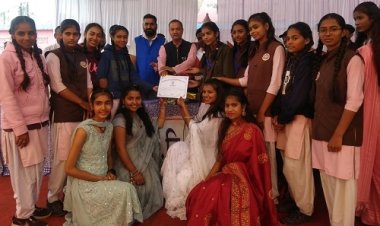 NEWS: जावद के इस विद्यालय में वार्षिकोत्सव व इन छात्राओं का विदाई कार्यक्रम संपन्न, वितरित किएं पुरस्कार, पढ़े खबर