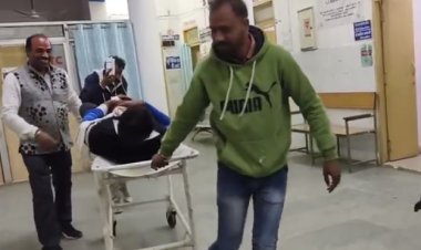 NEWS: अल्हेड़ घाटी पर पिकअप में बाइक सवारों को मारी टक्कर, पति-पत्नी गंभीर घायल, मनासा से जिला अस्पताल रैफर, पढ़े खबर