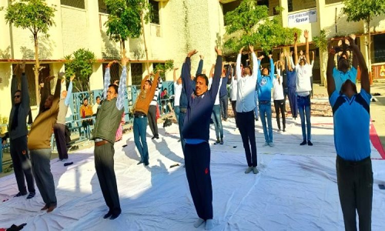 NEWS: युवा दिवस, P.G. महाविद्यालय में सूर्य नमस्कार, विभिन्न कार्यक्रमों का आयोजन, सेमिनार हॉल में भी कुछ विशेष, पढ़े खबर