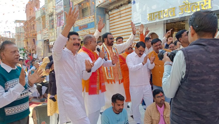 NEWS : श्रीराम मंदिर के प्राण प्रतिष्ठा महोत्सव आयोजन पर मनासा नगर के इस चौक पर हुआ सुन्दर कांड, तो छप्पन व्यंजन का भोग भी, कौन नेता रहे मौजूद, पढ़े खबर