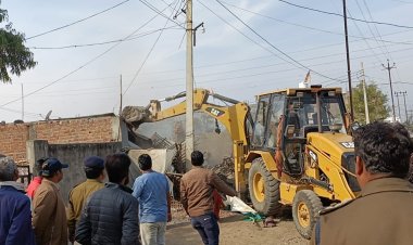 BIG BREAKING: घर से कोचिंग जाती नाबालिग को युवकों ने घेरा, ले गए सुनसान जगह, फिर कर डाली ये हरकत, थाने का हुआ घेराव, तो हरकत में आई पुलिस, इतने आरोपी गिरफ्तार, यहां चला दिया बुलडोजर, मामला मंदसौर जिले का, क्या है पूरा घटनाक्रम...! पढ़े खबर