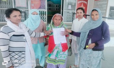 NEWS: लाखों की राशि कब्जाई, और जेवर भी छीन लिए, मांगने पर देते ये धमकी, अब बुजुर्ग महिला ने लगाई जिला कलेक्टर से गुहार, सौंपा ज्ञापन, पढ़े खबर