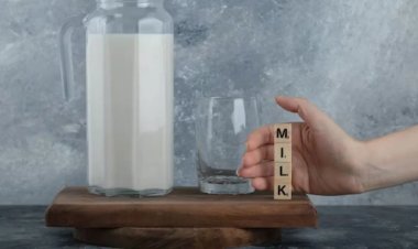 HEALTH TIPS : दूध के साथ करें इस चीज का सेवन, हड्डियों का दर्द होगा दूर, वजन भी कम, मिलेंगे कई फायदे, क्लिक करें और देखें