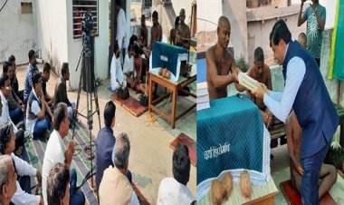 NEWS: जिला कलेक्टर दिनेश जैन पहुंचे मोरवन, जैन संत विशुद्ध सागर महाराज का लिया आशीर्वाद, पढ़े खबर