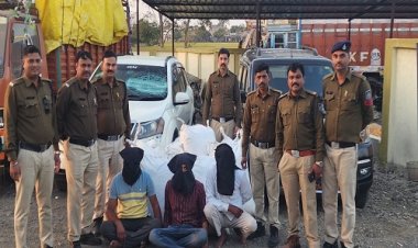 BIG NEWS : आगे पायलेटिंग करती स्कॉर्पियों, पीछे लक्जरी कार में भरा नशा, सुचना पर दलौदा पुलिस ने घेरा, फिर तलाशी में स्मगलिंग का भंडाफोड़, मादक पदार्थ की बड़ी खैप जप्त, मंदसौर के भवानीसिंह सहित तीन तस्कर गिरफ्तार, पढ़े ये खबर