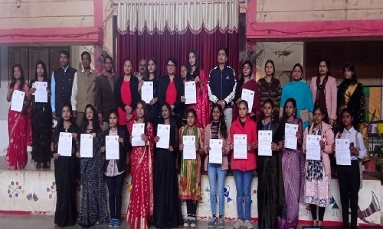 NEWS: जाजू महाविद्यालय में ब्यूटी पार्लर प्रशिक्षण का समापन, छात्राओं को वितरित किएं प्रमाण पत्र, पढ़े खबर