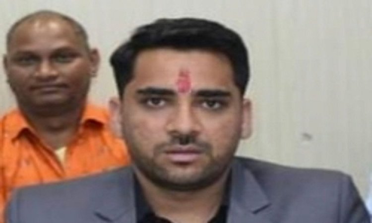 NEWS: महेंद्र वशिष्ठ अवकाश पर, अब इनके हाथों में नीमच नगर पालिका CMO का प्रभार, इतने दिनों तक संभालेंगे बागडोर, पढ़े खबर