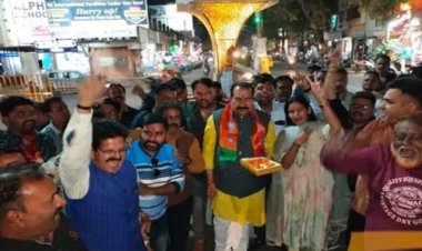 BIG NEWS: सांसद सुधीर गुप्ता फिर लोकसभा प्रत्याशी घोषित, नीमच में BJP कार्यकर्ताओं ने मनाया जश्न, इस चौराहे पर की आतिशबाजी, बांटी मिठाइयां, पढ़े खबर