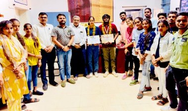 NEWS: राष्ट्रीय सेवा योजना, राज्य स्तरीय शिविर संपन्न, नीमच के इस छात्र ने किया PG कॉलेज का प्रतिनिधित्व, प्राचार्य ने किया सम्मानित, पढ़े खबर