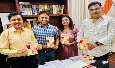 BIG NEWS : द्विभाषीय पुस्तक "एन एमालगम ऑफ ए डॉक्टर्स इंटुइशन्स" का विमोचन, डॉ. विपुल गर्ग के चिकित्सा से लेखन के सफर की सराहना, पढ़े खबर