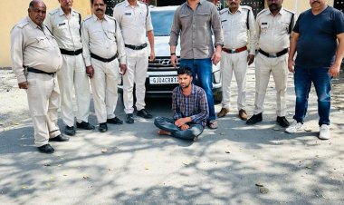 BIG NEWS- मिली मुखबिर की सुचना, तो नयागांव चौकी पुलिस ने की हाईवे पर नाकाबंदी, दिखी गुजरात पासिंग क्रेटा कार, रोक किया 10 KG अवैध मादक पदार्थ जप्त,हुआ बाडमेर राजस्थान का ये आरोपी गिरफ्तार, पढ़े खबर