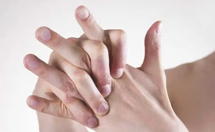 HEALTH TIPS : क्या आप भी चटकाते हैं उंगलियां, तो ये आदत हो सकती हैं हानिकारक, हो जाएं सतर्क, क्या है कोई नुकसान...! क्लिक करें और देखें 