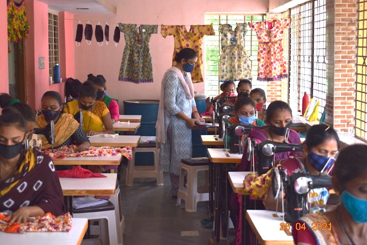 NEWS: सिलाई प्रशिक्षण लेकर युवतियां व महिलाएं बनेगी आत्मनिर्भर, सशक्त शिक्षा एवं प्रशिक्षण मिशन संस्था की अनूठी पहल, ऑनलाइन भी कर सकेंगे आवेदन, पढ़े खबर