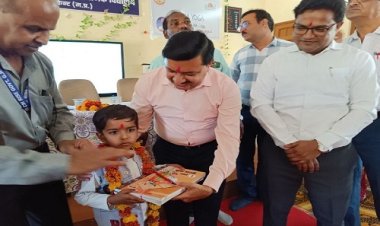 NEWS: CM राइज नीमच कैंट में धुमधाम से मनाया प्रवेशोत्सव, जिला कलेक्टर सहित ये अधिकारी पहुंचे, कुमकुम-तिलक लगाकर किया बच्चों का स्वागत, पढ़े खबर