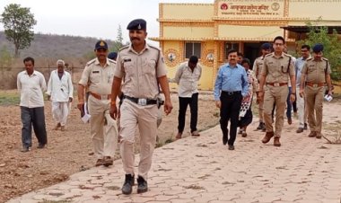 BIG NEWS: लोकसभा चुनाव 2024, जिला कलेक्टर और एसपी पहुंचे बॉर्डर चैकपोस्ट, किया निरिक्षण, फिर इन मतदान केंद्रों का भी लिया जायजा, अधिकारियों को दिए निर्देश, पढ़े खबर